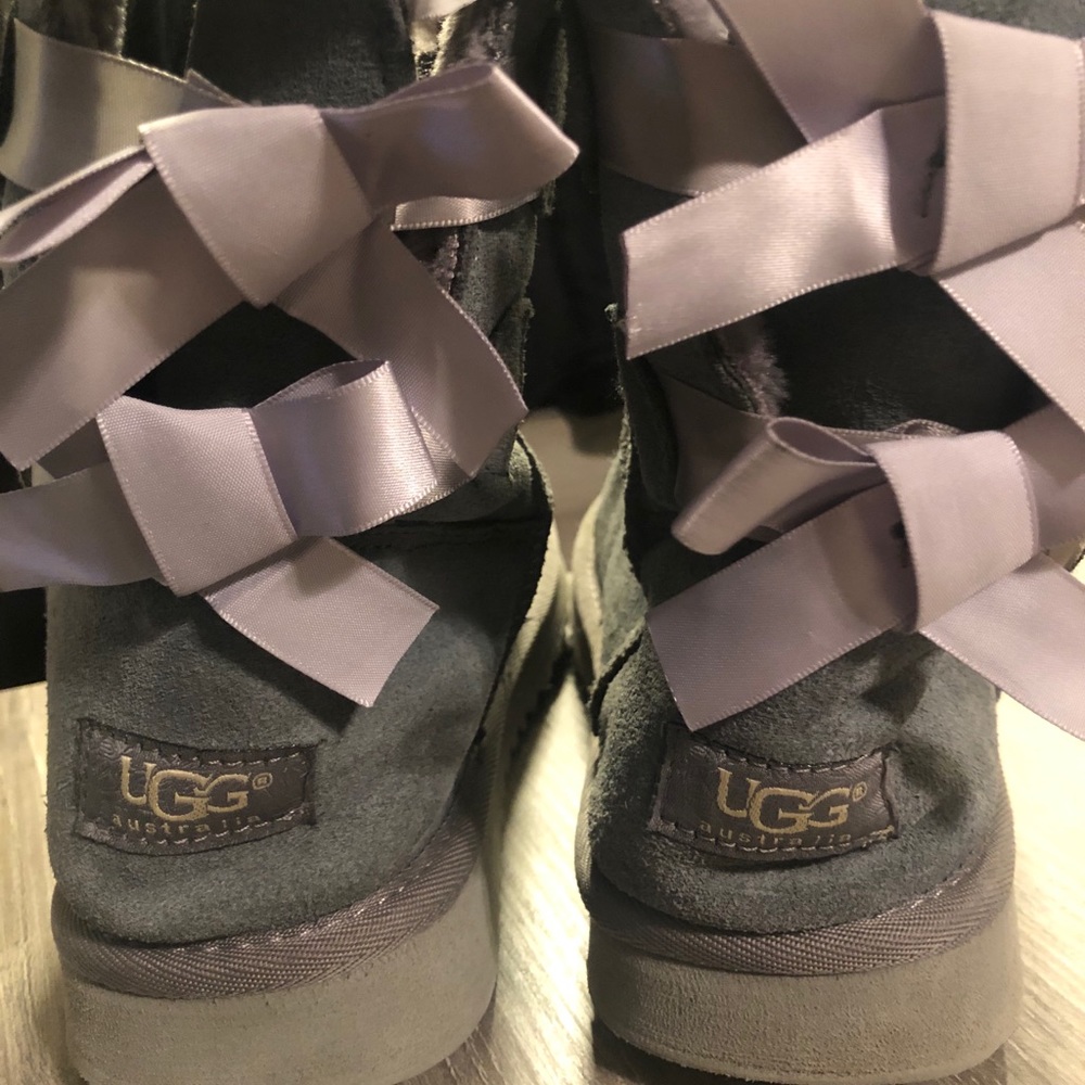 Gently used UGG short boots